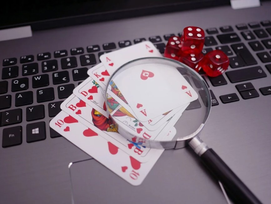 Pros and Cons of Online Casino Gaming & Gambling - Skeptikai