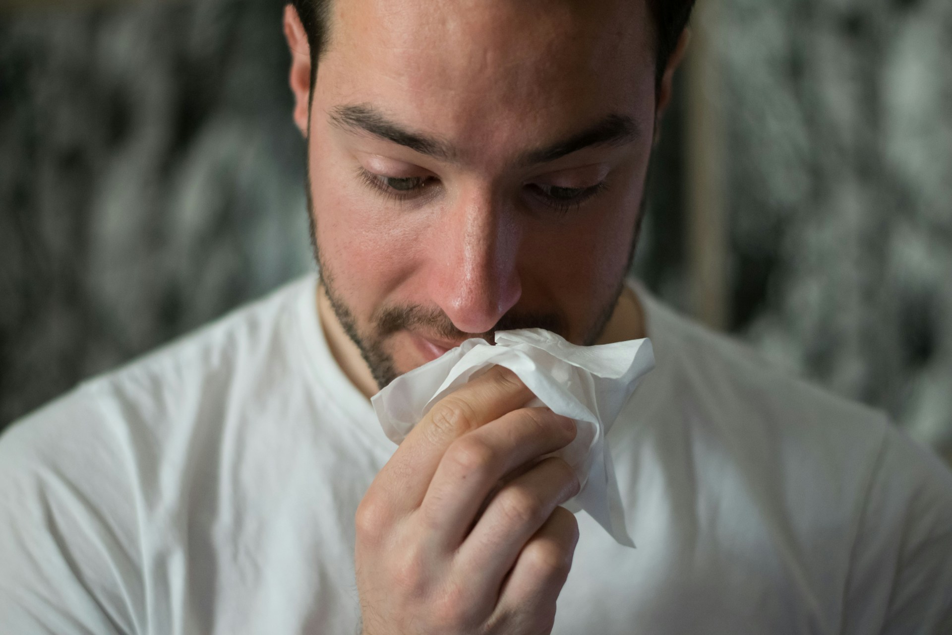 How to Deal with Cough and Colds: OTC Drugs and Natural Remedies to Consider